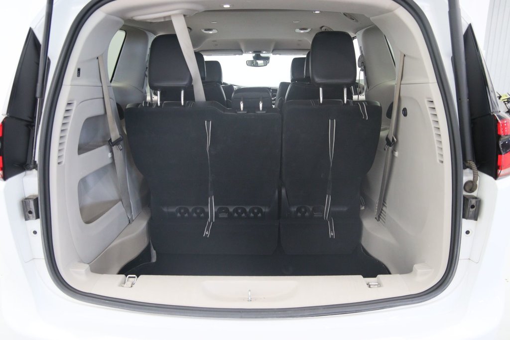 2023 Chrysler Pacifica in Sept-Îles, Quebec - 18 - w1024h768px
