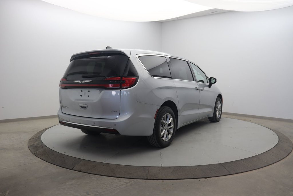 Chrysler Pacifica  2023 à Baie-Comeau, Québec - 4 - w1024h768px