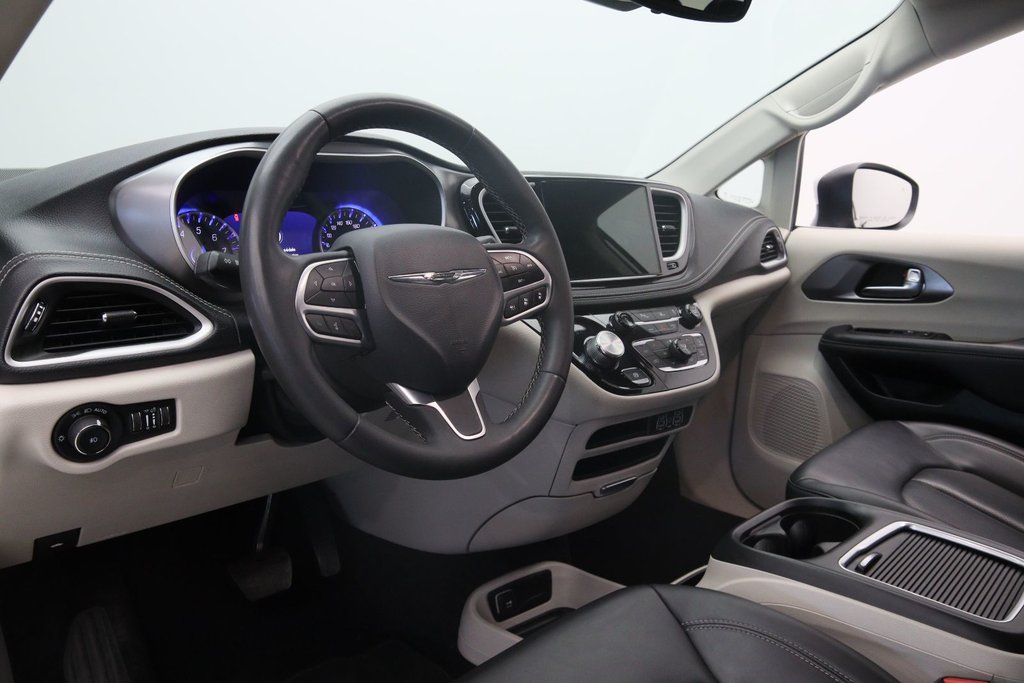 Chrysler Pacifica  2023 à Baie-Comeau, Québec - 7 - w1024h768px