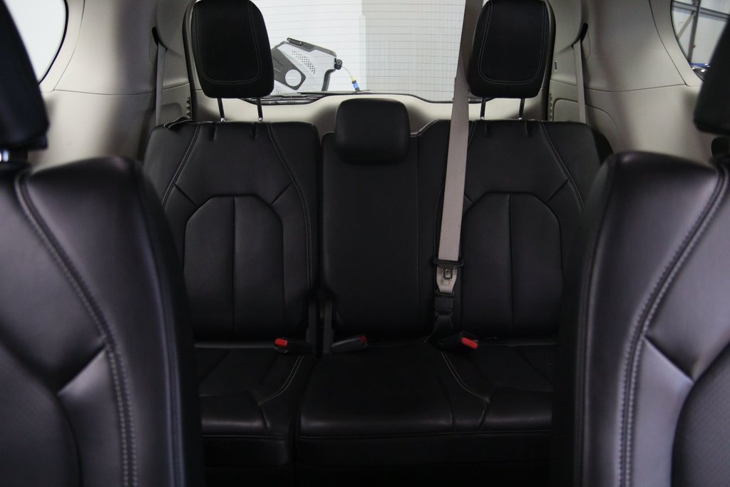 Chrysler Pacifica  2023 à Baie-Comeau, Québec - 10 - w1024h768px