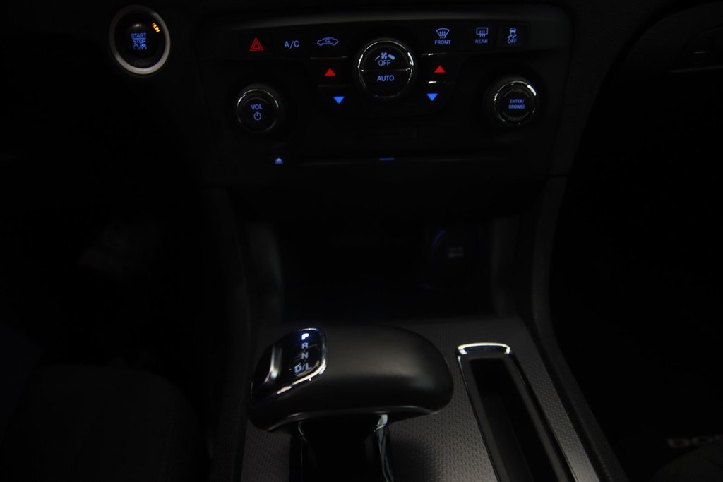 Dodge Charger  2013 à Jonquière, Québec - 13 - w1024h768px