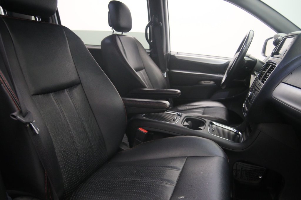 2019 Dodge Grand Caravan in Baie-Comeau, Quebec - 14 - w1024h768px