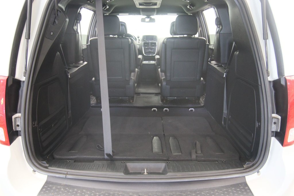 2019 Dodge Grand Caravan in Baie-Comeau, Quebec - 16 - w1024h768px