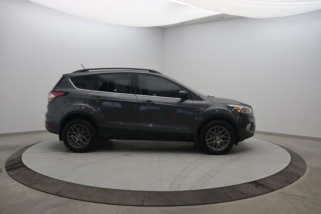 Ford Escape  2018 à Jonquière, Québec - 3 - w1024h768px