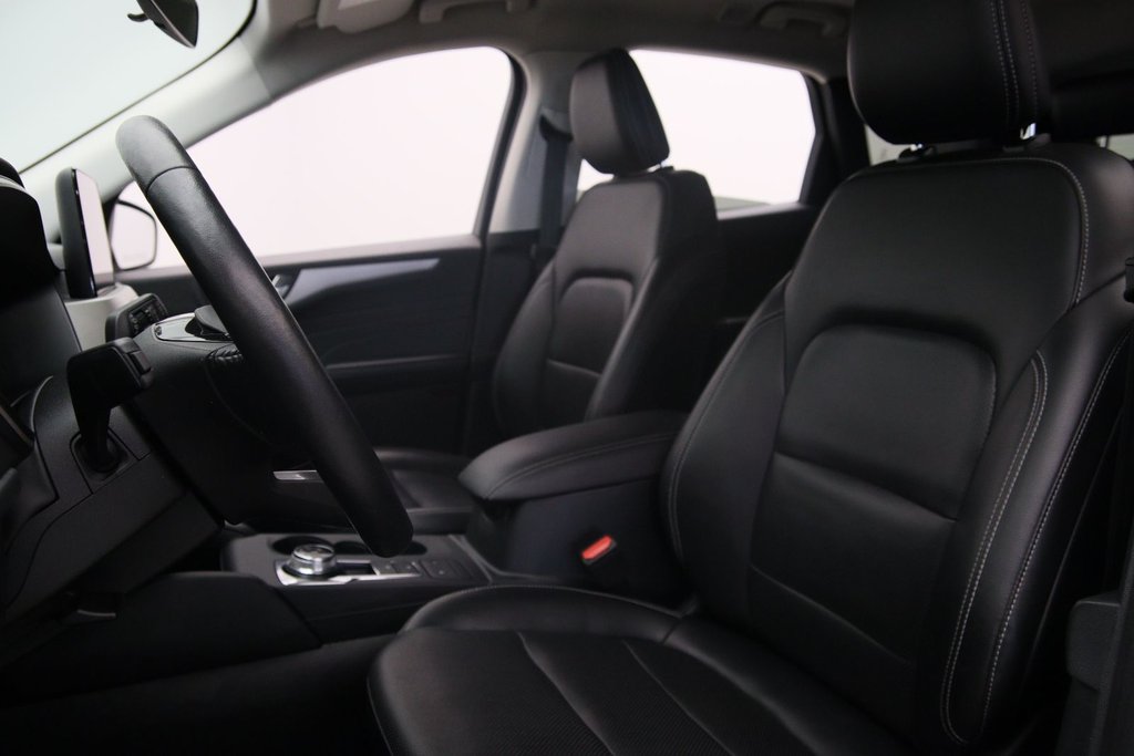 Ford Escape  2021 à Jonquière, Québec - 6 - w1024h768px