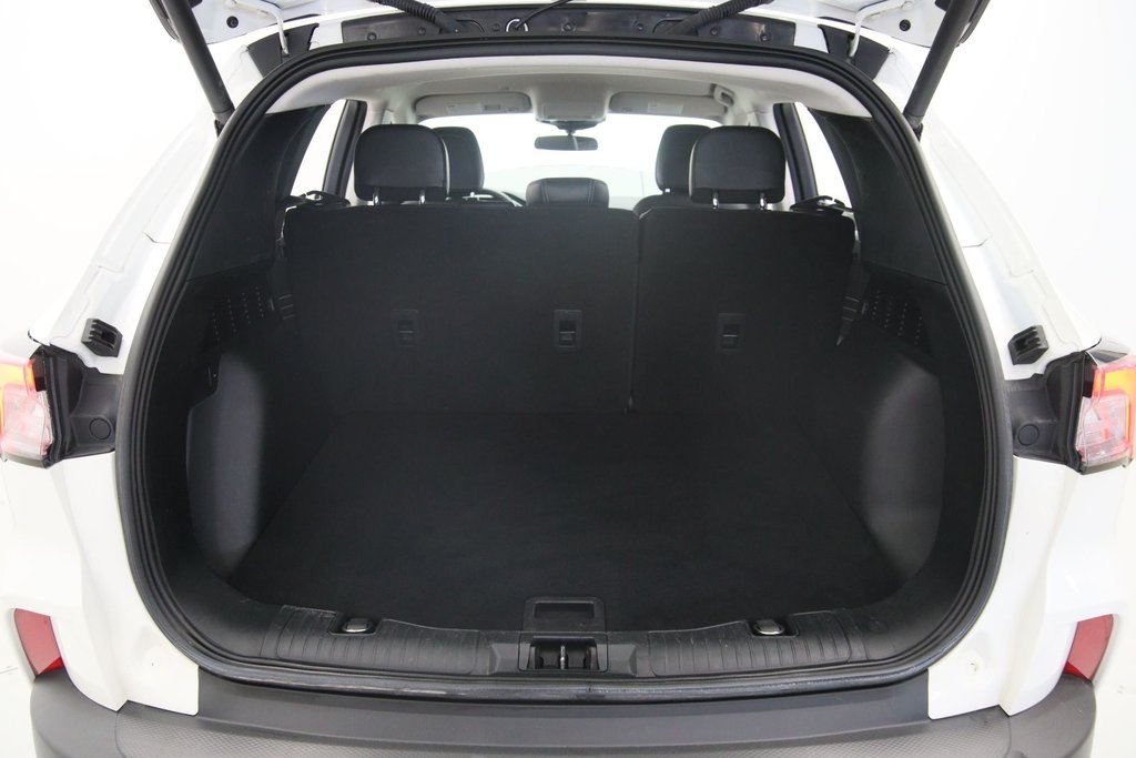 Ford Escape  2021 à Jonquière, Québec - 16 - w1024h768px