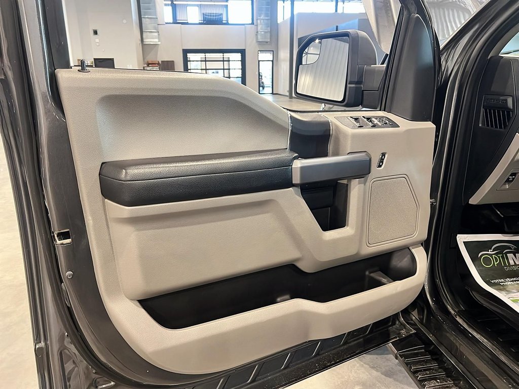 2019 Ford F-150 in Chicoutimi, Quebec - 11 - w1024h768px