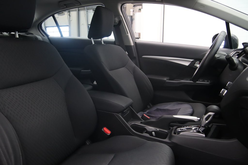 Honda Civic Sedan  2015 à Sept-Îles, Québec - 16 - w1024h768px