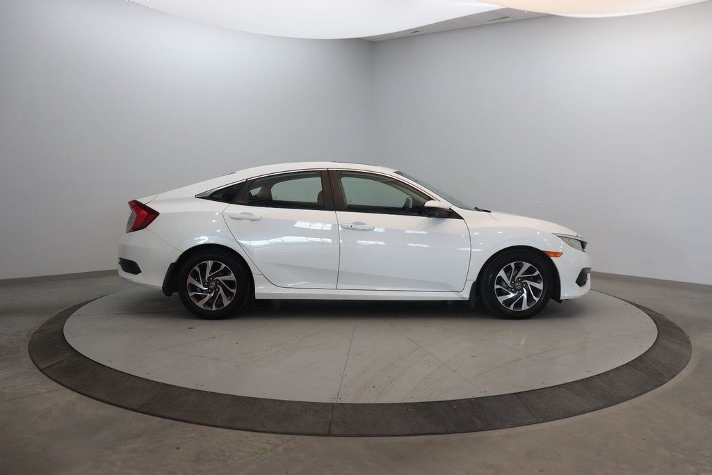 Honda Civic Sedan  2016 à Baie-Comeau, Québec - 3 - w1024h768px