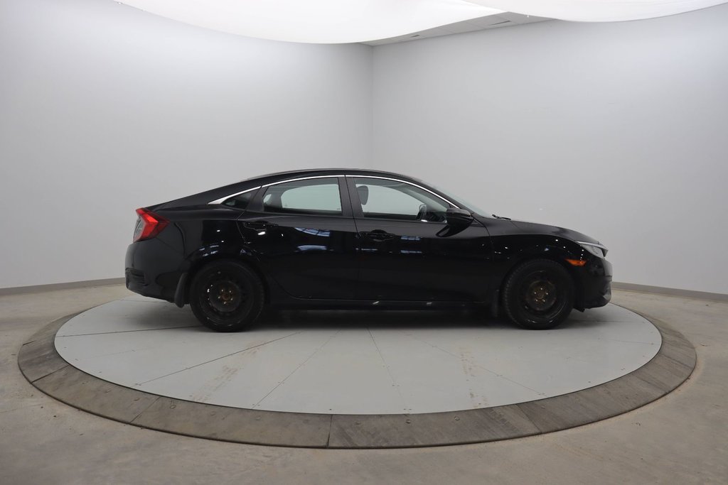 Honda Civic Sedan  2017 à Baie-Comeau, Québec - 3 - w1024h768px