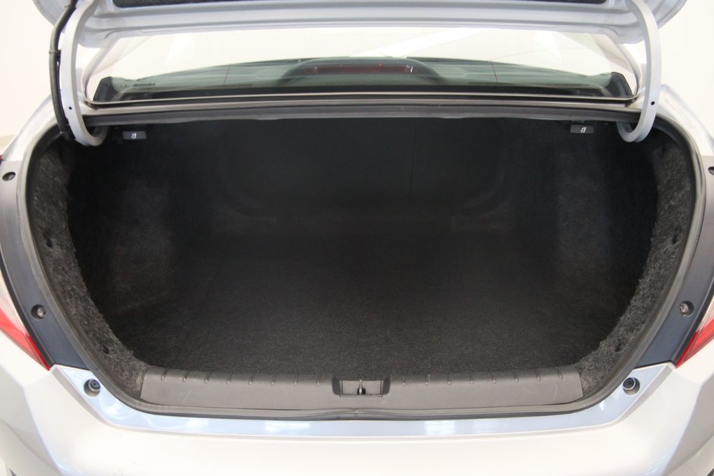 2017 Honda Civic Sedan LX in Chicoutimi, Quebec - 18 - w1024h768px