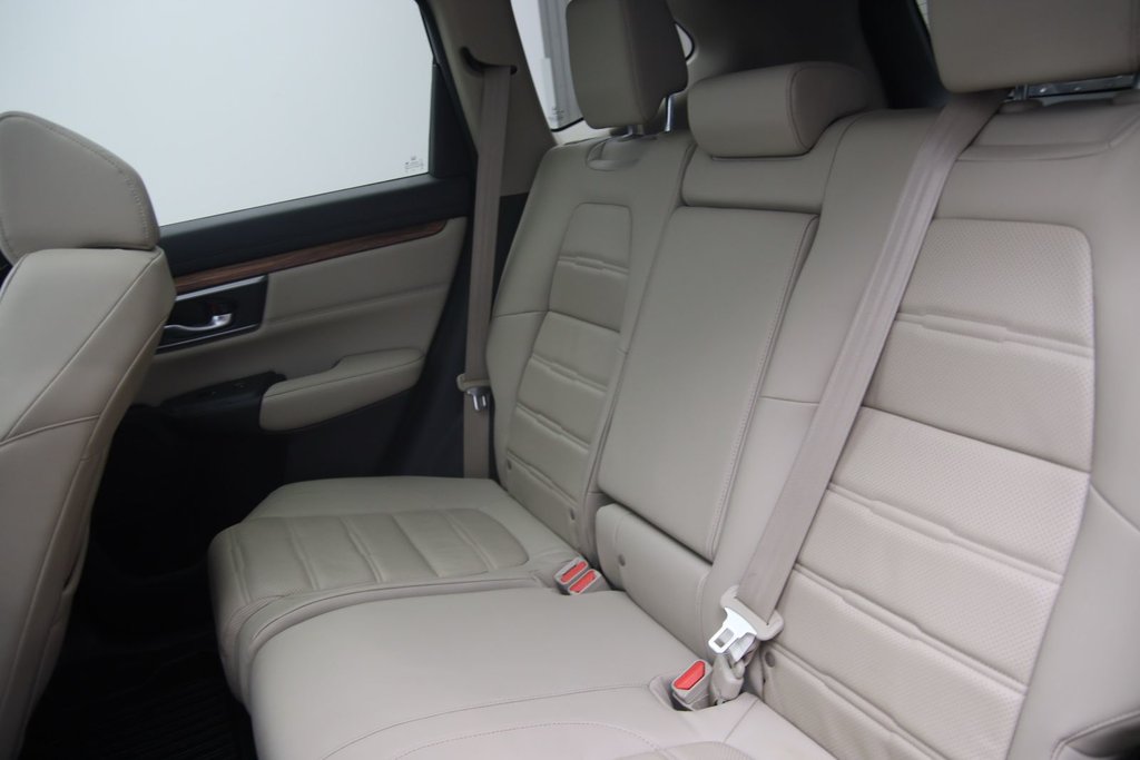 2017 Honda CR-V Touring in Jonquière, Quebec - 9 - w1024h768px