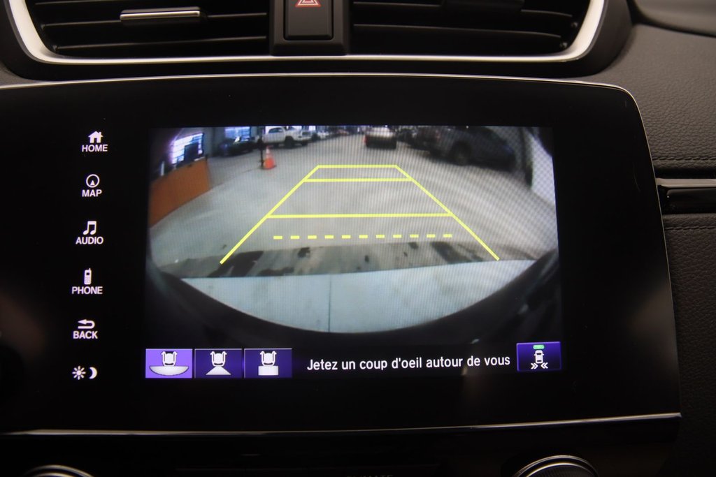 2017 Honda CR-V Touring in Jonquière, Quebec - 14 - w1024h768px