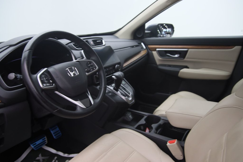 2017 Honda CR-V Touring in Jonquière, Quebec - 6 - w1024h768px