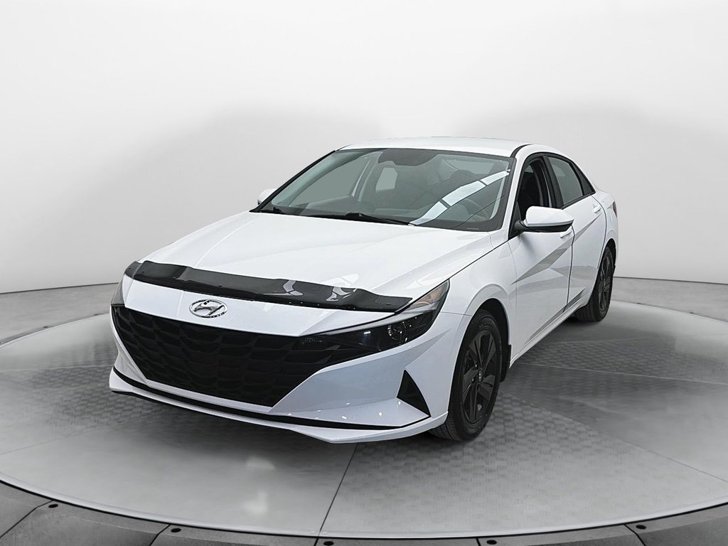 2022 Hyundai Elantra Hybrid in Jonquière, Quebec - 1 - w1024h768px