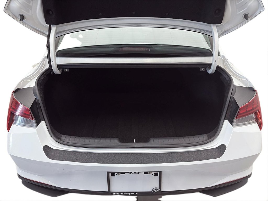 2022 Hyundai Elantra Hybrid in Jonquière, Quebec - 15 - w1024h768px