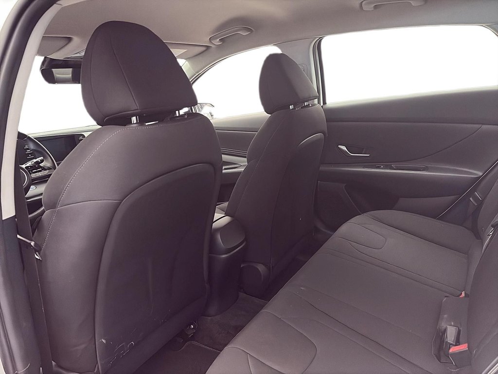 2022 Hyundai Elantra Hybrid in Jonquière, Quebec - 9 - w1024h768px
