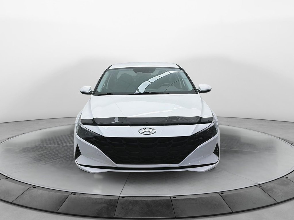 2022 Hyundai Elantra Hybrid in Jonquière, Quebec - 2 - w1024h768px