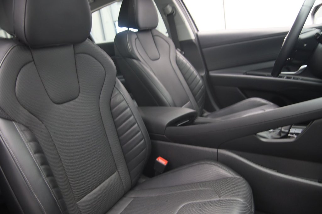 Hyundai Elantra Hybrid Luxury 2023 à Chicoutimi, Québec - 16 - w1024h768px