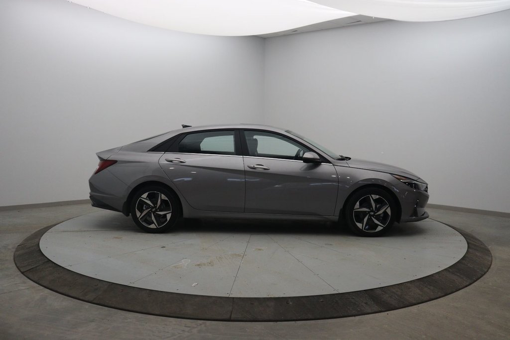Hyundai Elantra Hybrid Luxury 2023 à Chicoutimi, Québec - 3 - w1024h768px