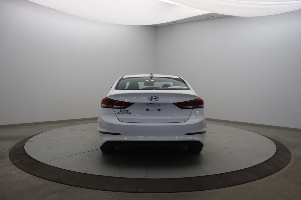 2018 Hyundai Elantra in Sept-Îles, Quebec - 5 - w1024h768px