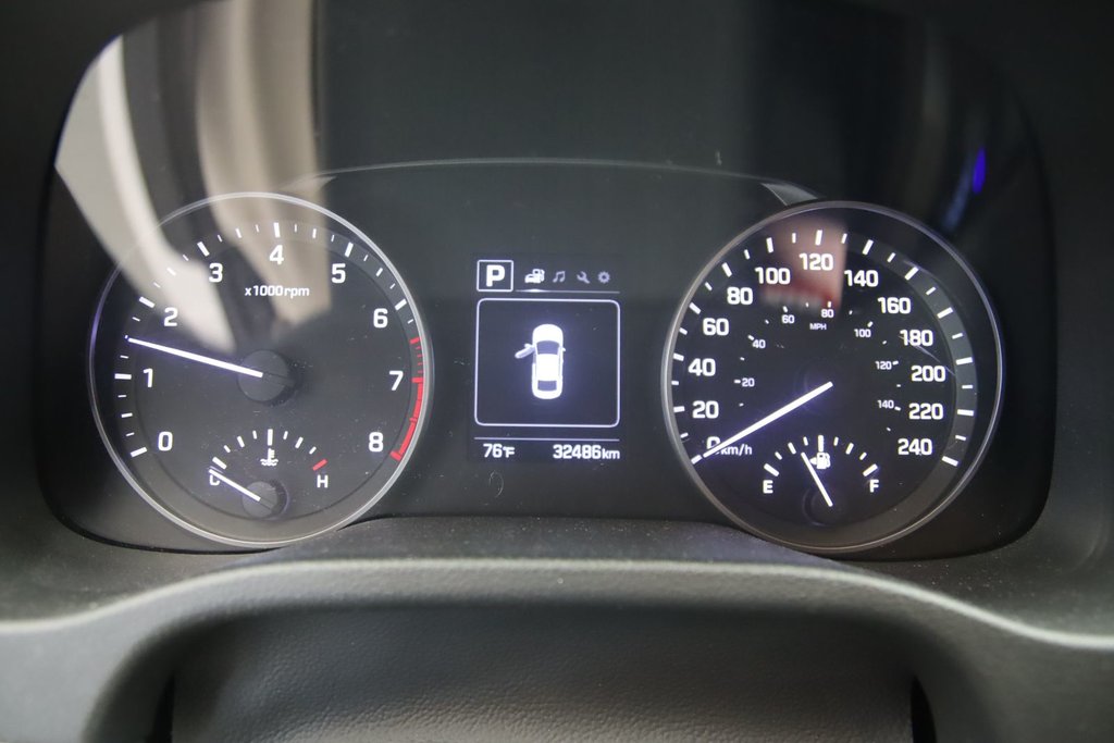 2018 Hyundai Elantra in Sept-Îles, Quebec - 12 - w1024h768px