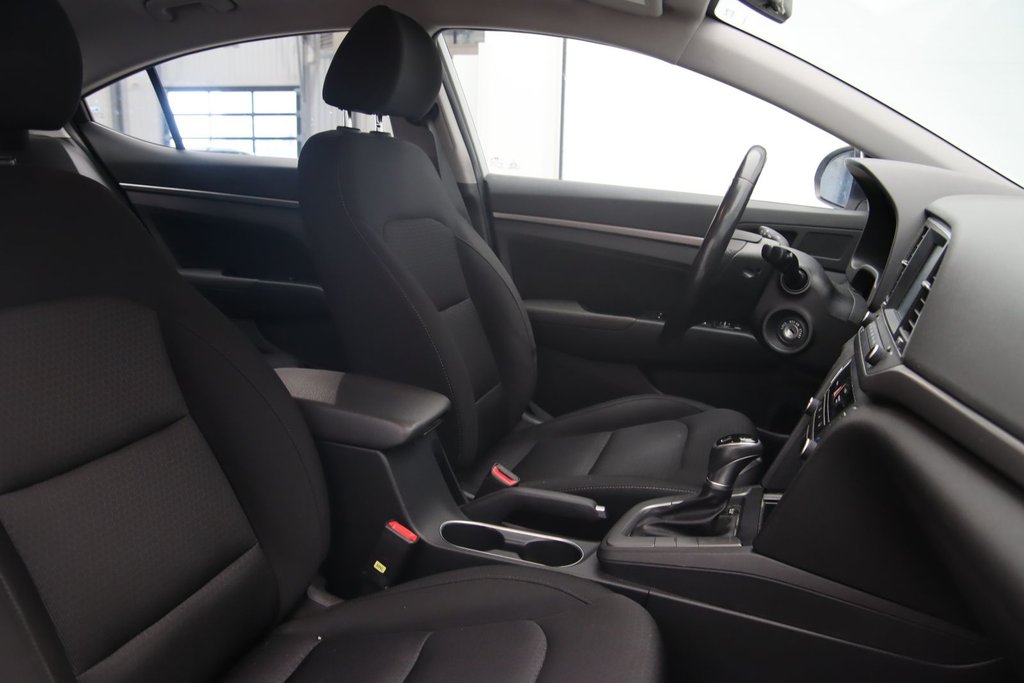 2018 Hyundai Elantra in Sept-Îles, Quebec - 16 - w1024h768px