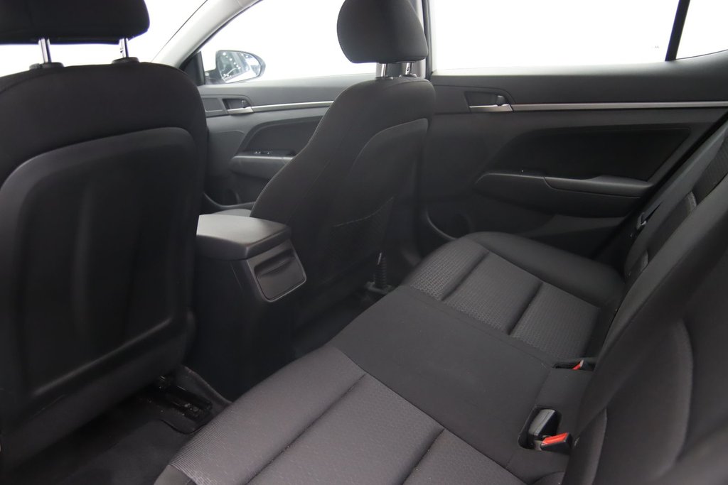 2018 Hyundai Elantra in Sept-Îles, Quebec - 8 - w1024h768px