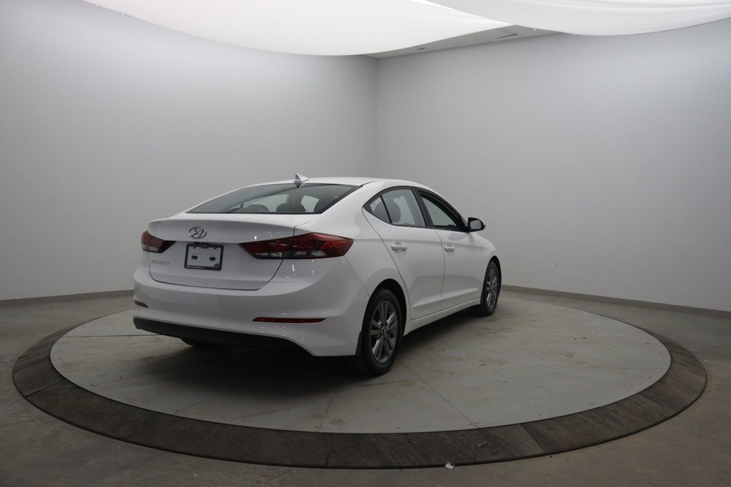 2018 Hyundai Elantra in Sept-Îles, Quebec - 4 - w1024h768px