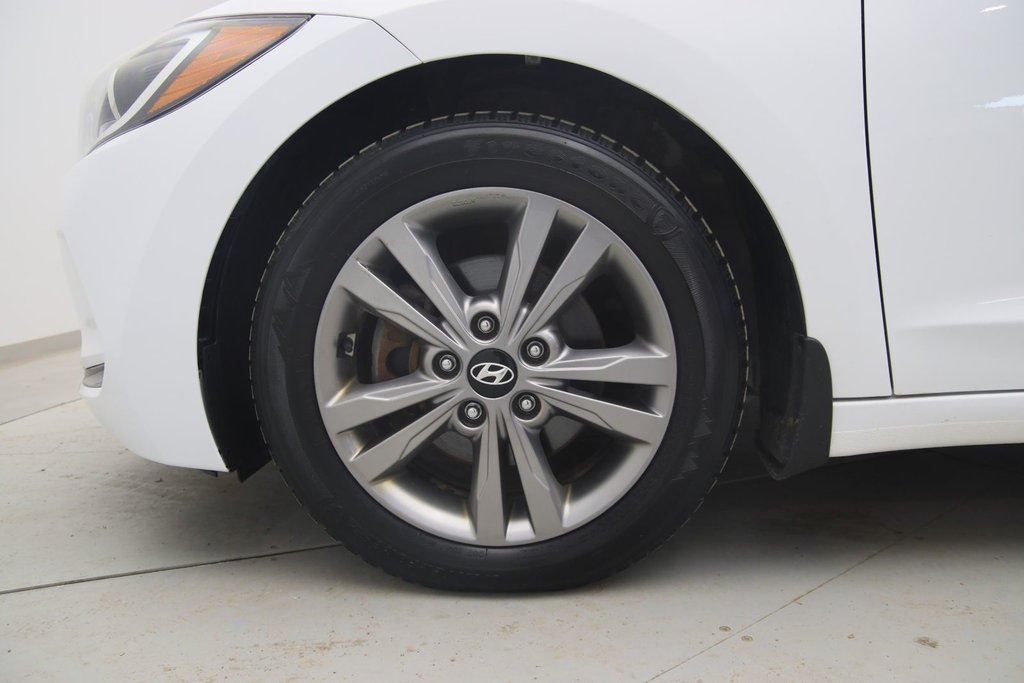 2018 Hyundai Elantra in Sept-Îles, Quebec - 18 - w1024h768px
