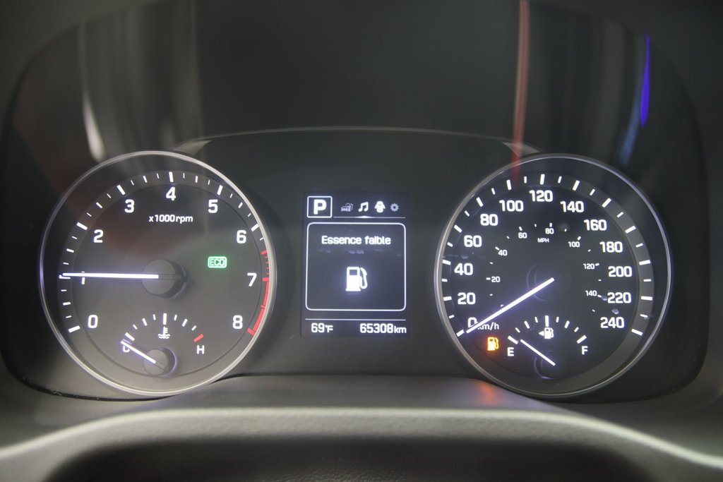 2018 Hyundai Elantra in Sept-Îles, Quebec - 12 - w1024h768px