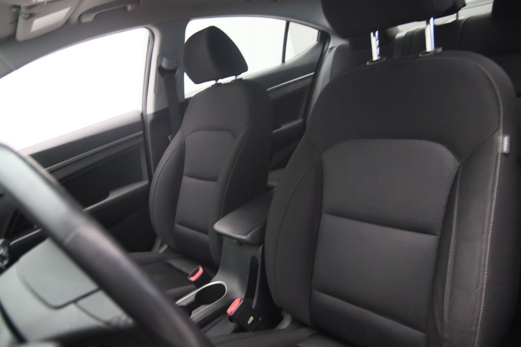 2018 Hyundai Elantra in Sept-Îles, Quebec - 7 - w1024h768px