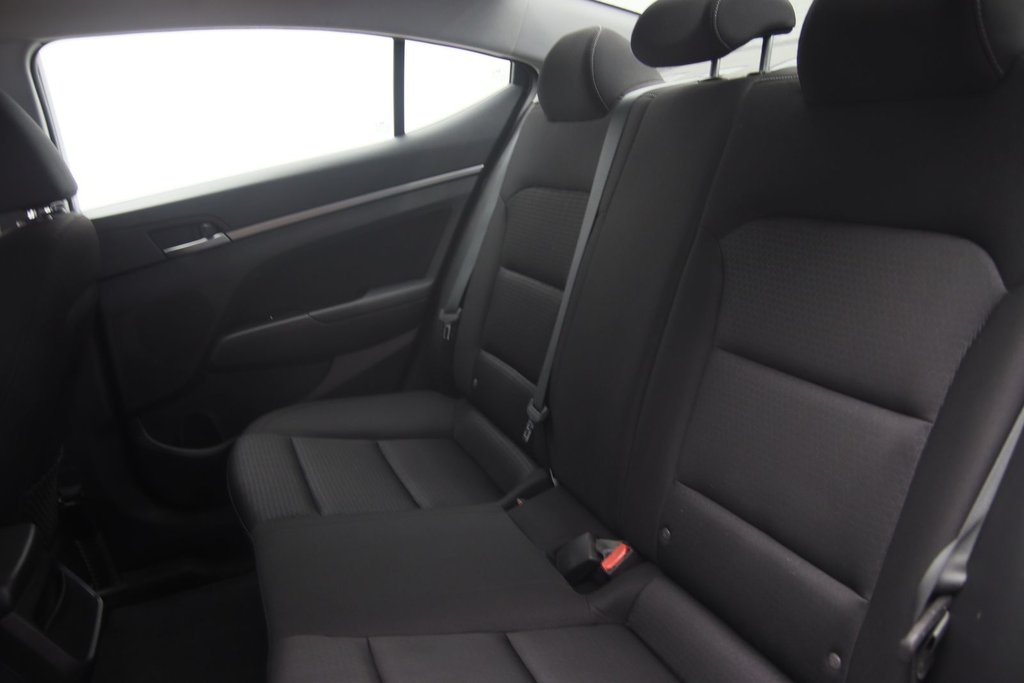 2018 Hyundai Elantra in Sept-Îles, Quebec - 9 - w1024h768px