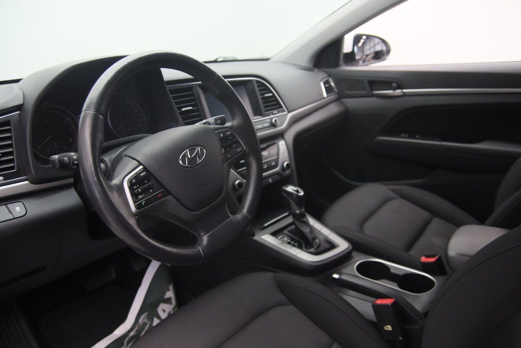 2018 Hyundai Elantra in Sept-Îles, Quebec - 6 - w1024h768px