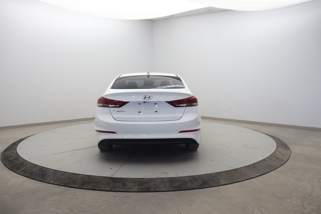 2018 Hyundai Elantra in Jonquière, Quebec - 5 - w1024h768px