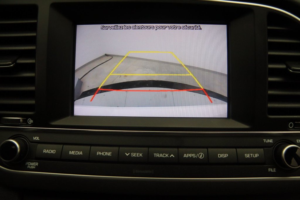 2018 Hyundai Elantra in Jonquière, Quebec - 14 - w1024h768px