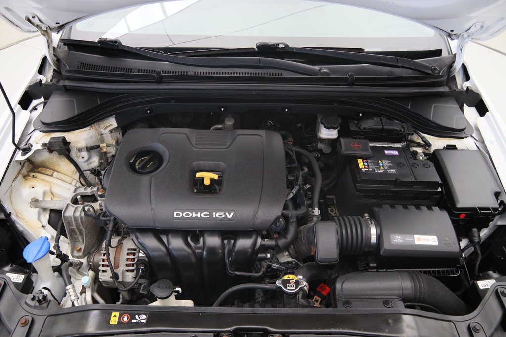2018 Hyundai Elantra in Jonquière, Quebec - 15 - w1024h768px