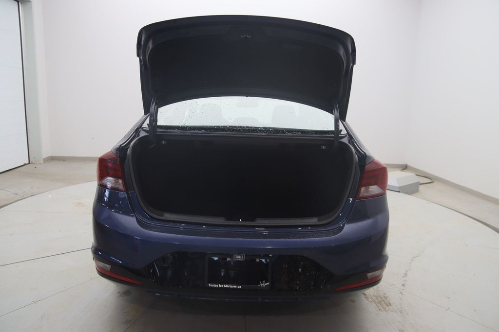 Hyundai Elantra  2019 à Sept-Îles, Québec - 17 - w1024h768px