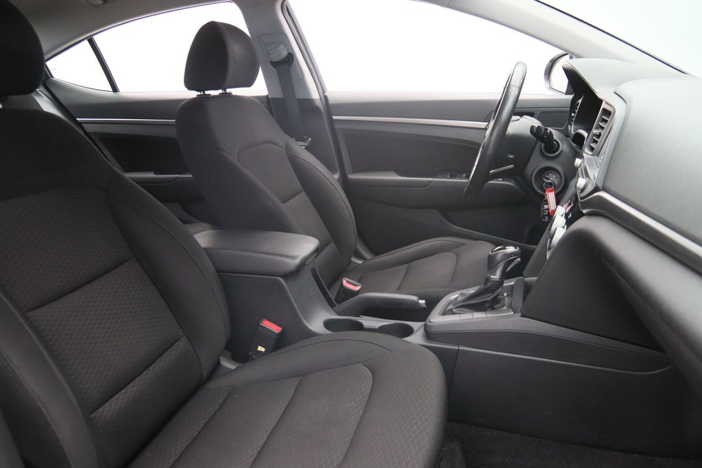 Hyundai Elantra  2020 à Jonquière, Québec - 16 - w1024h768px