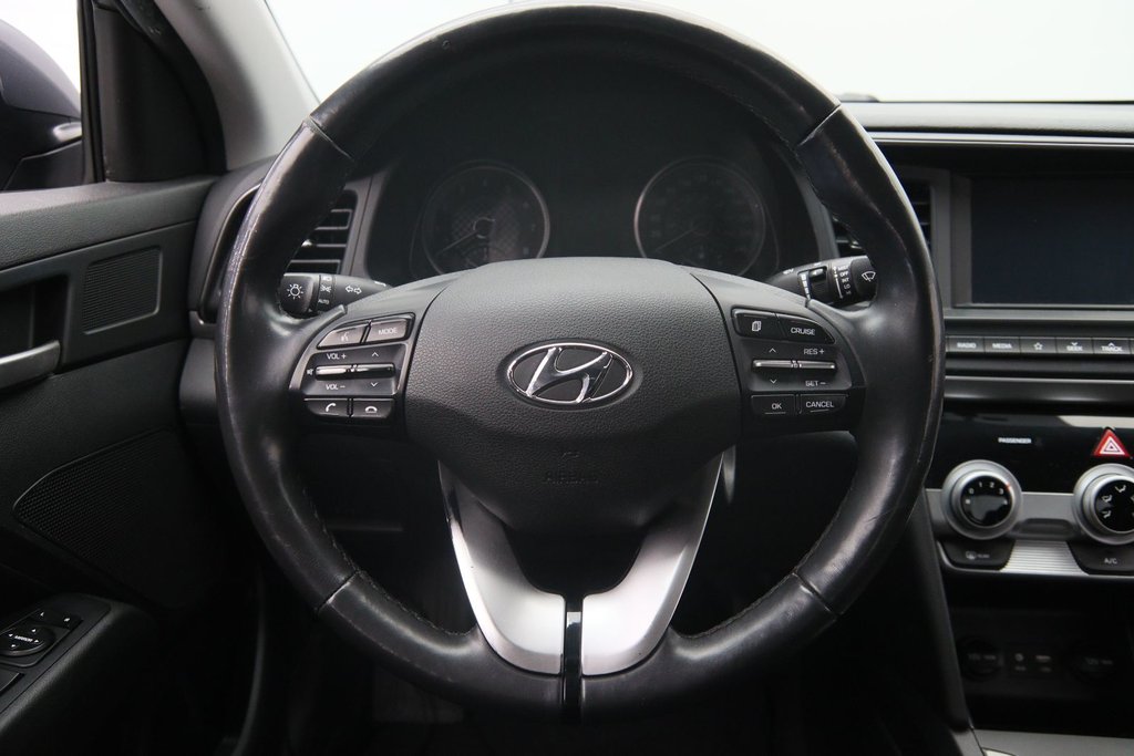 Hyundai Elantra  2020 à Jonquière, Québec - 12 - w1024h768px