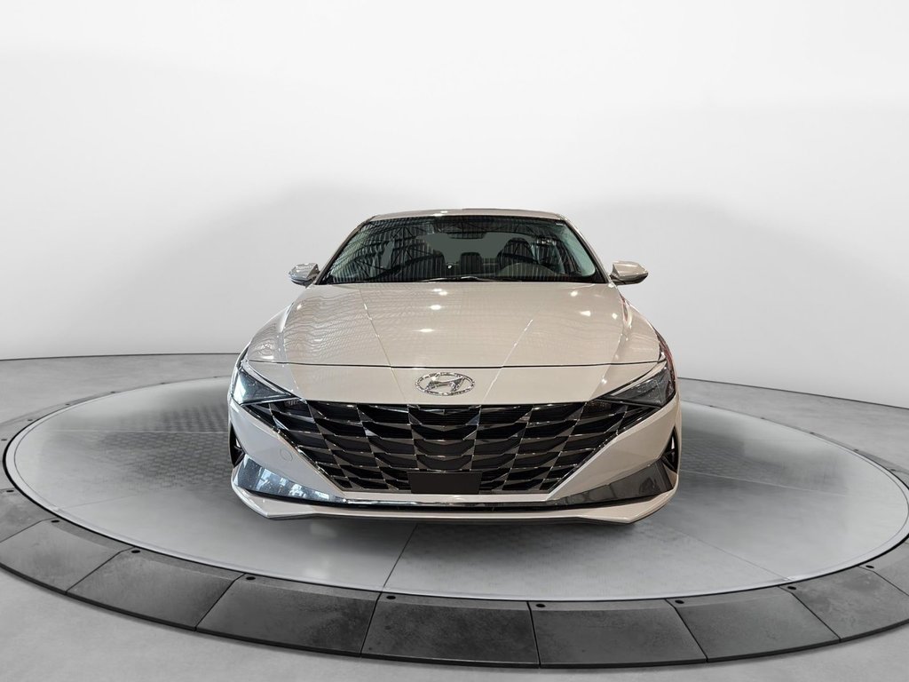 Hyundai Elantra  2021 à Baie-Comeau, Québec - 2 - w1024h768px