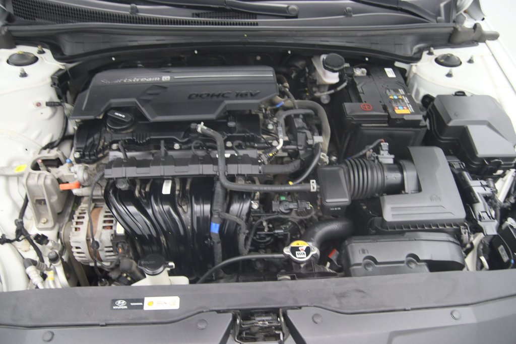 Hyundai Elantra  2022 à Baie-Comeau, Québec - 17 - w1024h768px