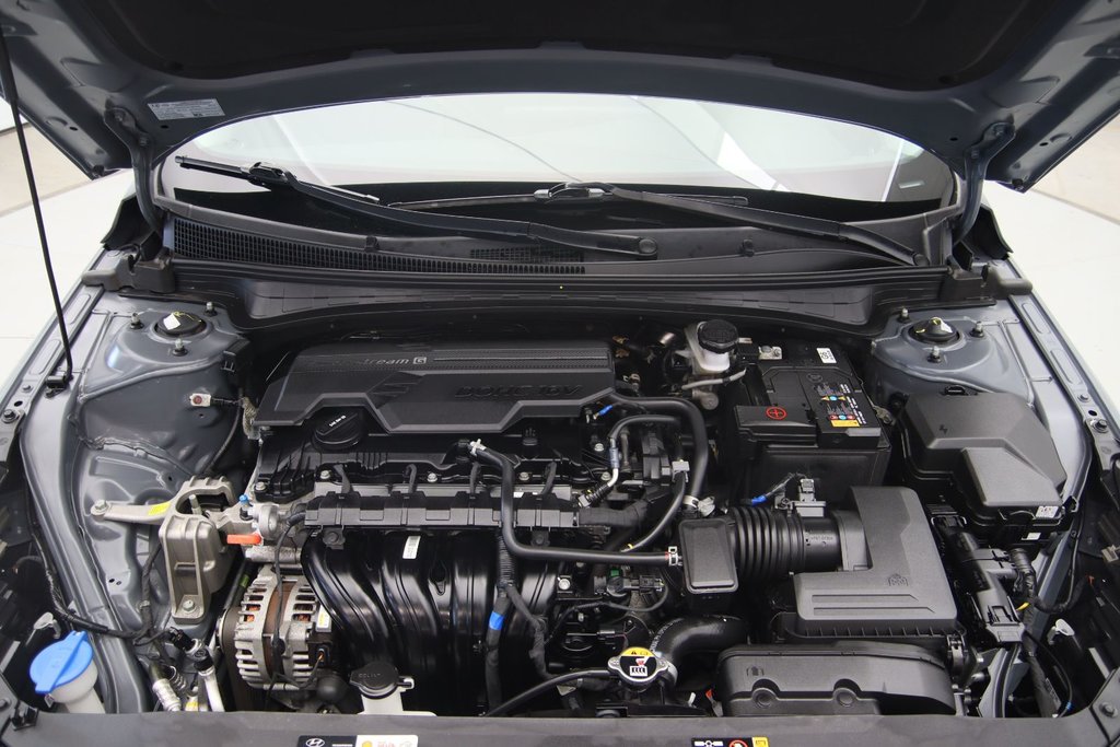 2023 Hyundai Elantra in Jonquière, Quebec - 16 - w1024h768px
