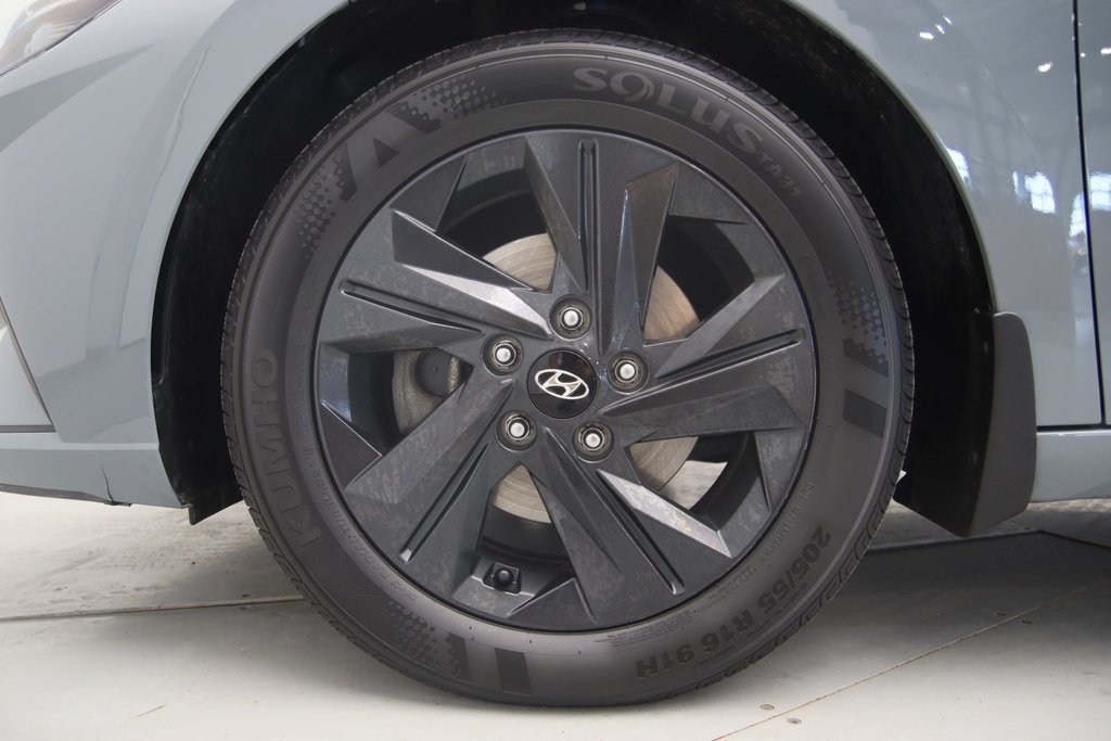 2023 Hyundai Elantra in Jonquière, Quebec - 18 - w1024h768px