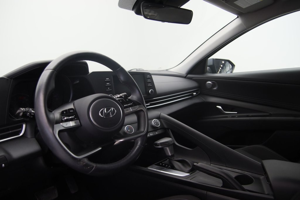 2023 Hyundai Elantra in Jonquière, Quebec - 6 - w1024h768px