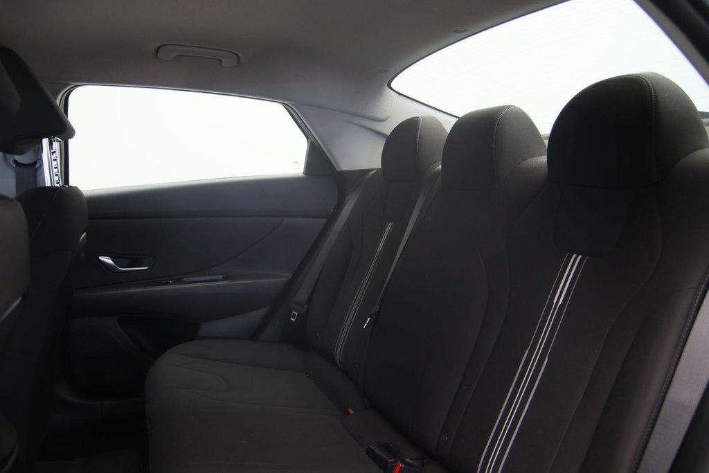 2023 Hyundai Elantra in Jonquière, Quebec - 9 - w1024h768px