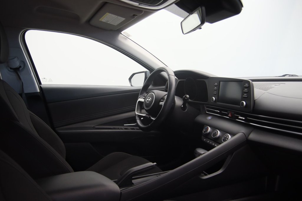 2023 Hyundai Elantra in Jonquière, Quebec - 15 - w1024h768px
