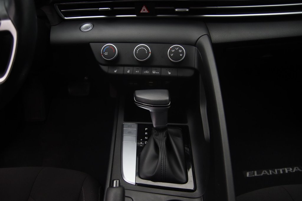 2023 Hyundai Elantra in Jonquière, Quebec - 13 - w1024h768px