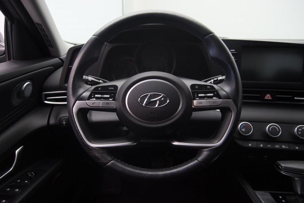 2023 Hyundai Elantra in Jonquière, Quebec - 11 - w1024h768px