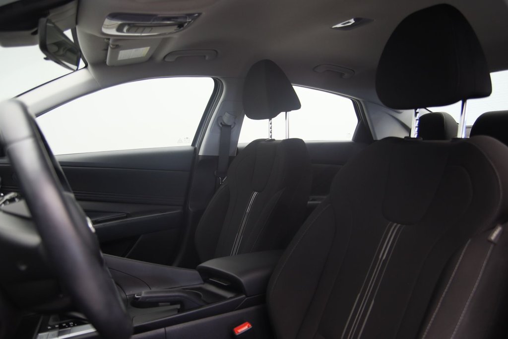 2023 Hyundai Elantra in Jonquière, Quebec - 7 - w1024h768px